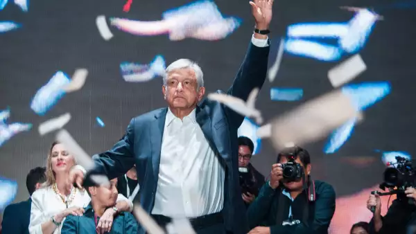 AMLO_Zo769calo-2.jpg