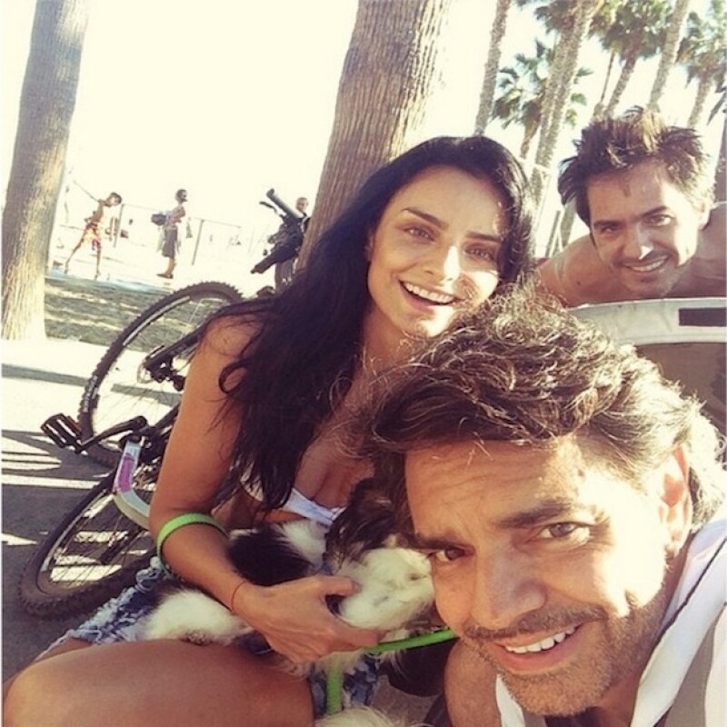 Aislinn con Eugenio Derbez y Mauricio Ochmann