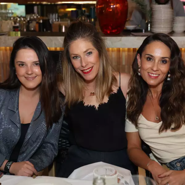 Maite Cuesta , Michelle  y Gaby Álvarez