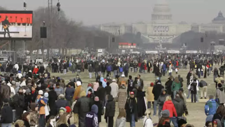 Cientos de miles de visitantes llegaron hasta Washington para las festividades de asunción.