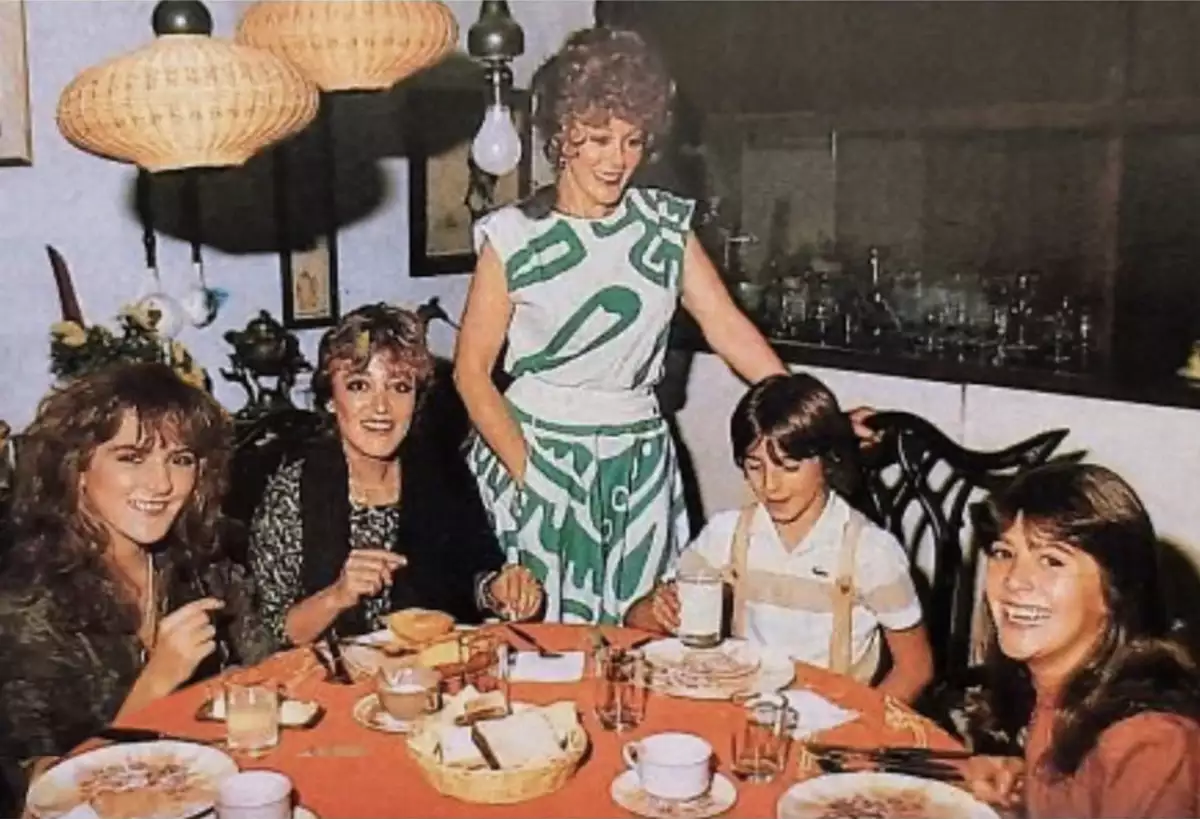 Viridiana Alatriste, Sylvia Pasquel, Silvia Pinal Alejandra y Luis Enrique Guzmán.