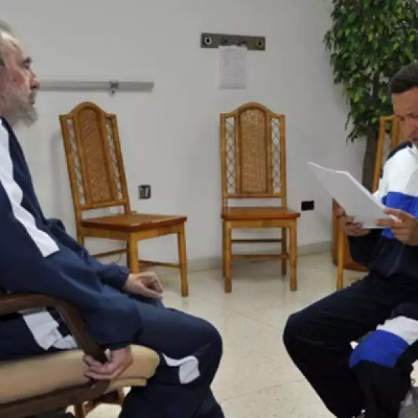 Diciembre de 1998: “Sí es una dictadura, pero no puedo yo condenar a Cuba”.