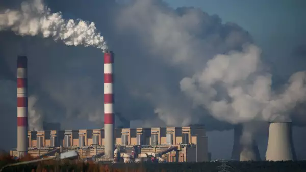 Planta de alimentación moderna que produce calor