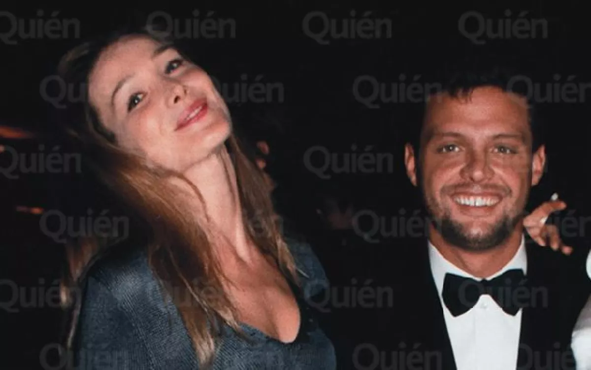 Carla, aquí de 28 años, posó bastante sensual al lado de Luismi, en ese entonces de 25.
