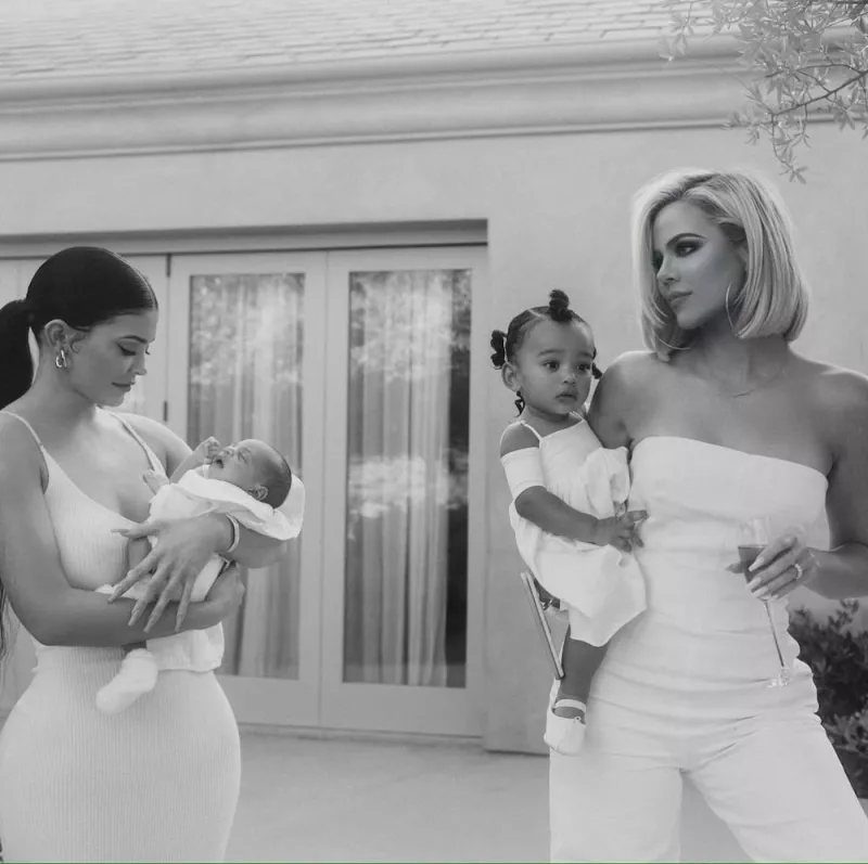 Kylie-Khloe.jpg