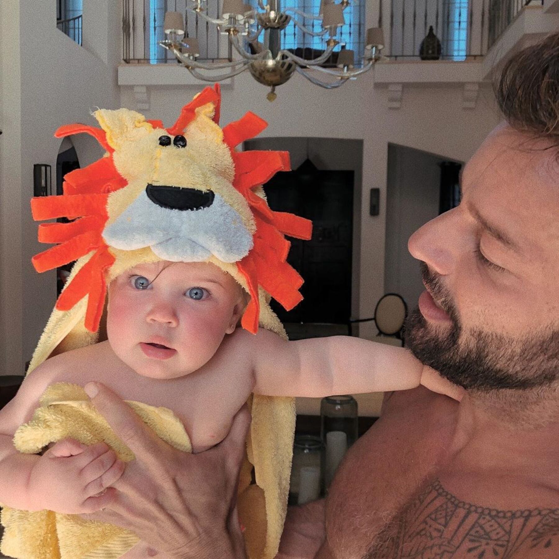 RICKY-MARTIN-YOSEF-HIJOS-LASOPA