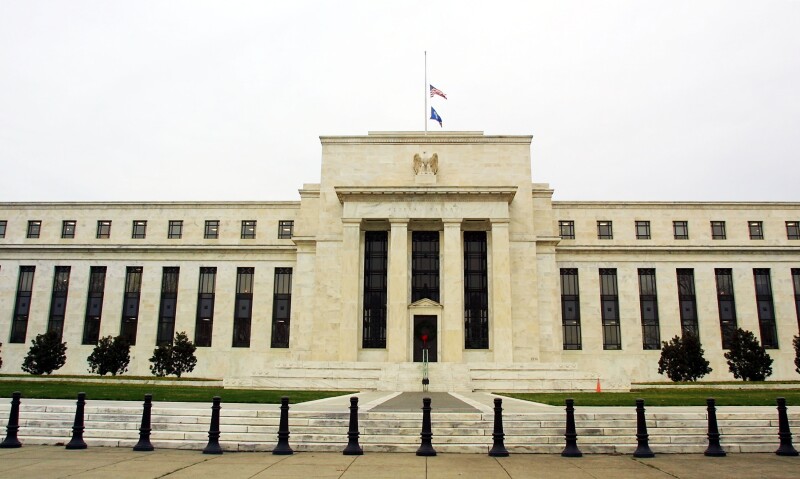 La Fed decidió no modificar sus tasas de interés estables.