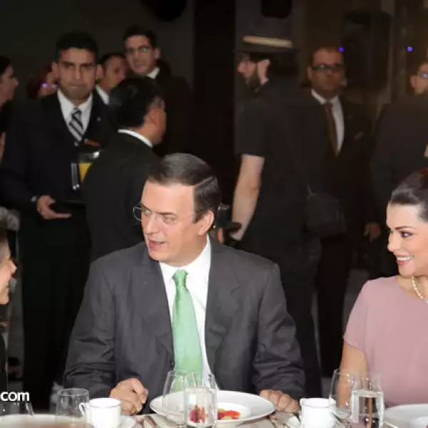 Sylvana Beltrones, Marcelo Ebrard, Rosalinda Bueso.