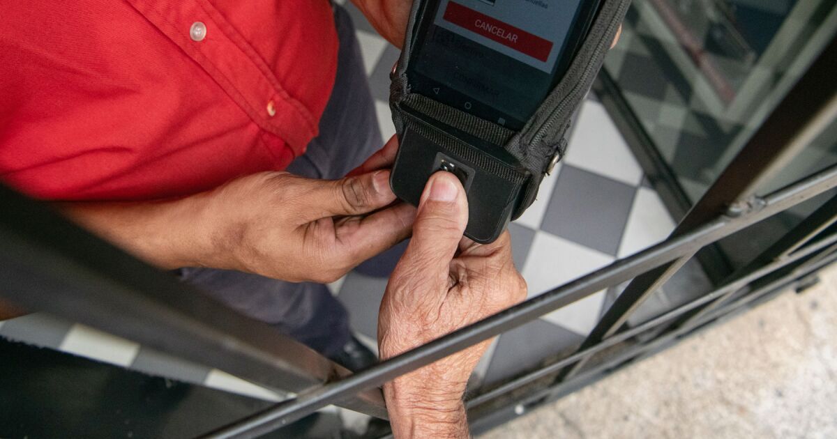 BIOMETRÍA BANCARIA: ESCUDO CONTRA FRAUDE, PERO UN INFIERNO PARA ADULTOS MAYORES