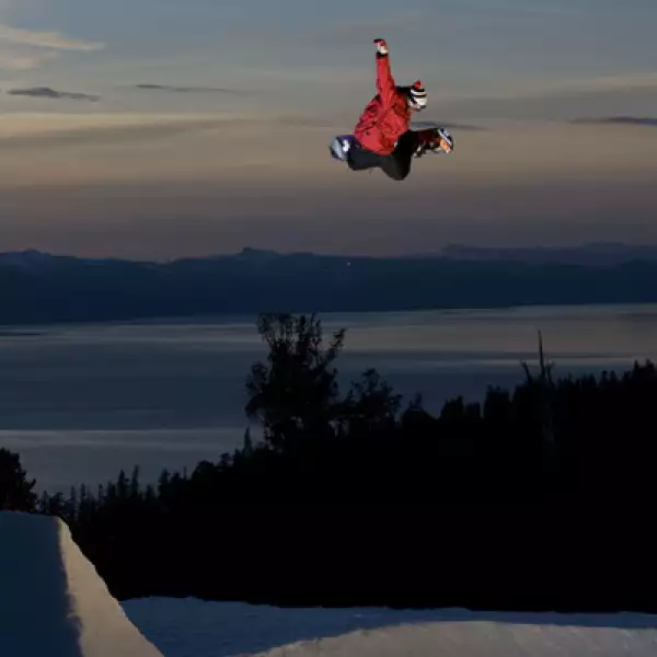 2.	Lake Tahoe es el segundo lago más profundo de los Estados Unidos con una profundidad de 501 metros.