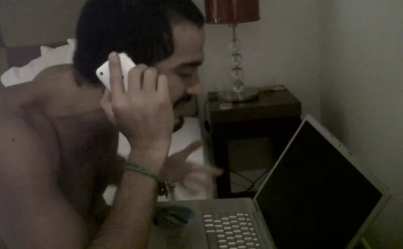 El cantante, quien se encuentra reporteando el Mundial de Sudáfrica en Quién.com, se convirtió en un Trending Topic Mundial en la famosa red social.