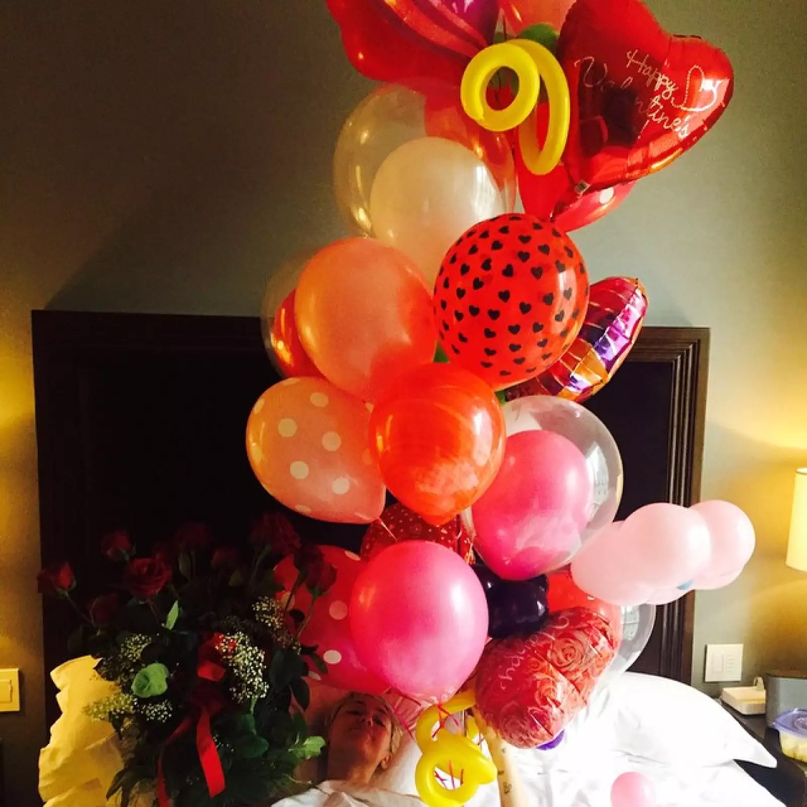 Miley Cyrus es otra de las enamoradas, y según escribió en su Instagram, así fue como amaneció.