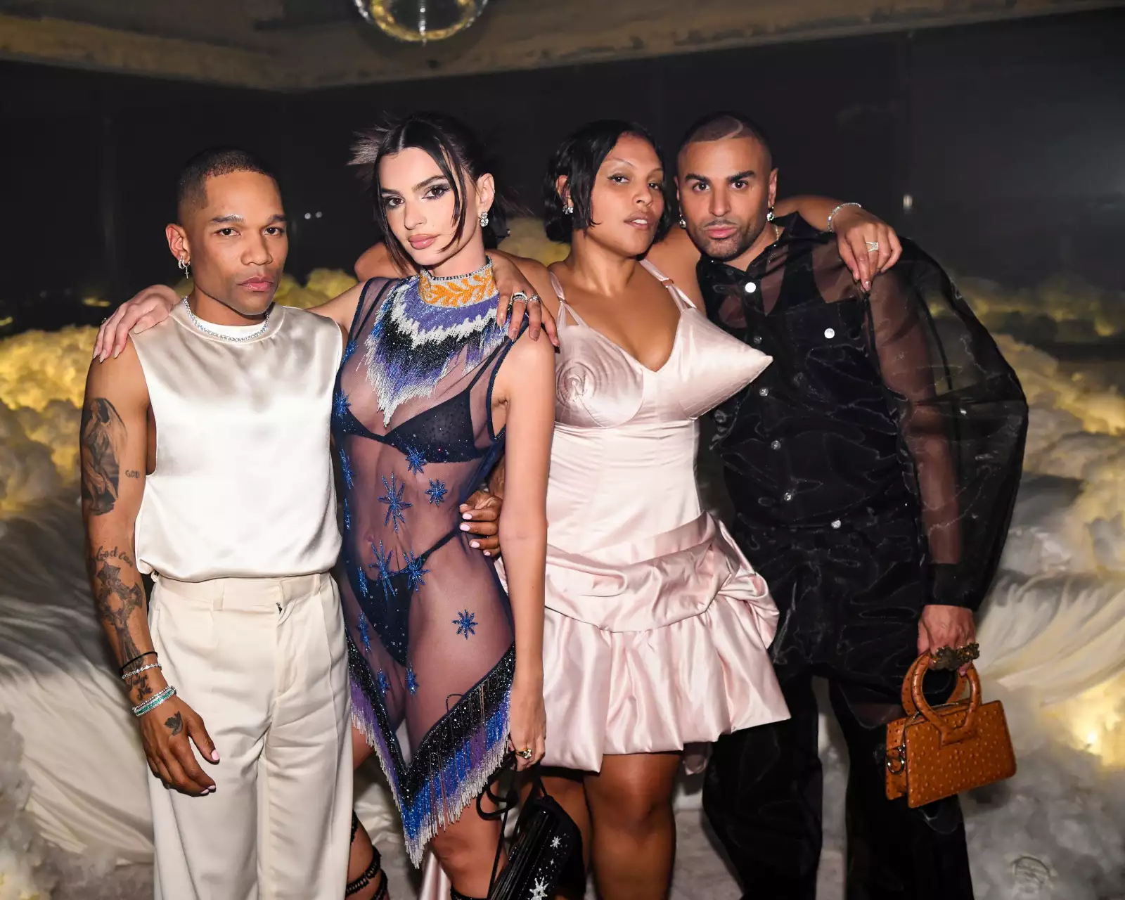 APRESMET 2: PRESENTED BY CARLOS NAZARIO, EMILY RATAJKOWSKI, FRANCESCO RISSO, PALOMA ELSESSER, RAUL LOPEZ, RENELL MEDRANO AND WSA