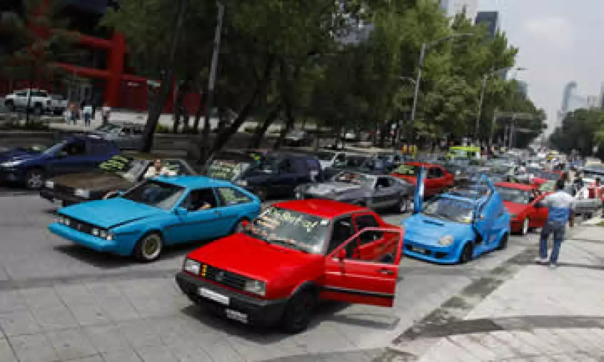 El nuevo programa Hoy No Circula busca proteger a la población de los contaminantes que generan los autos. (Foto: Cuartoscuro)