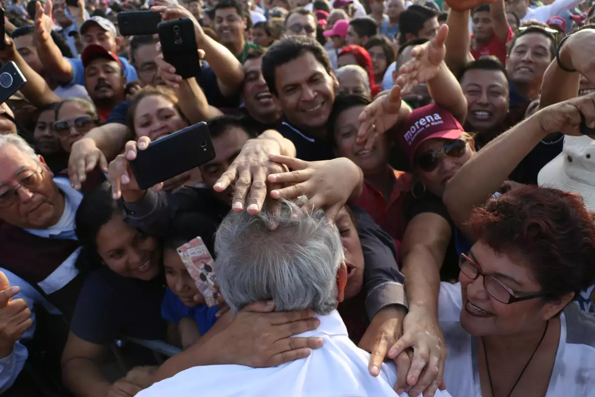 Andrés Manuel López Obrador reafirmó en Matamoros su propuesta de combatir la corrupción institucional si llega a la presidencia. Revisa la información.