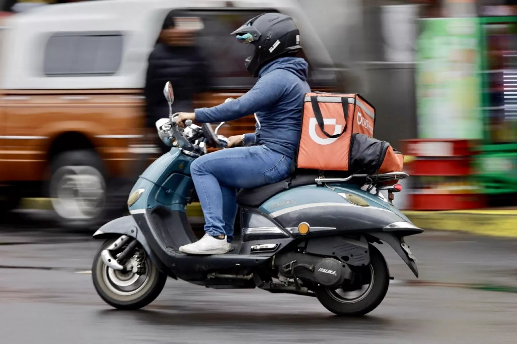 Didi descarta subir sus tarifas por la nueva ley de repartidores; el precio podría cambiar por otra razón