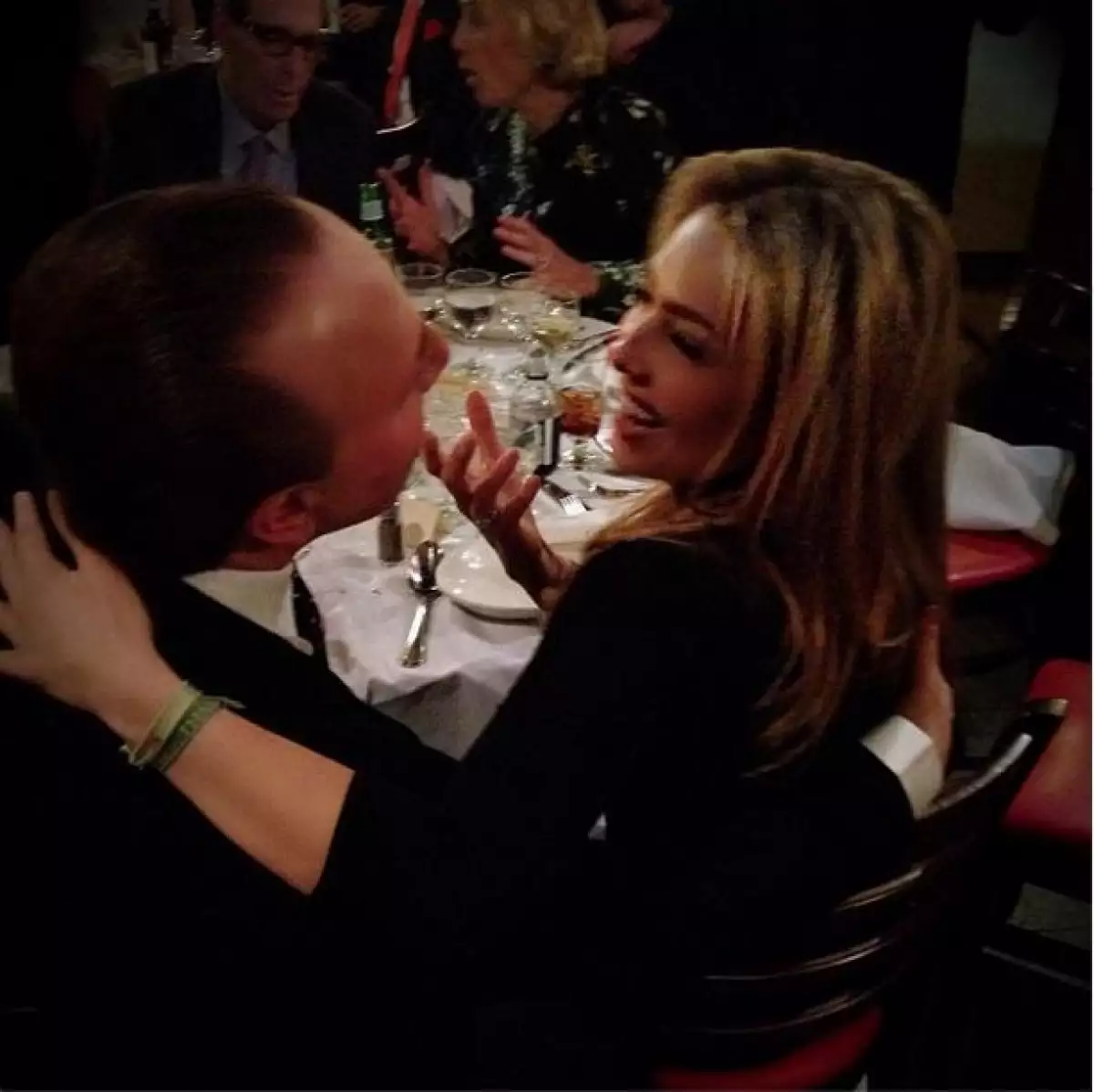 La mexicana presumió la atención que le pone su esposo.