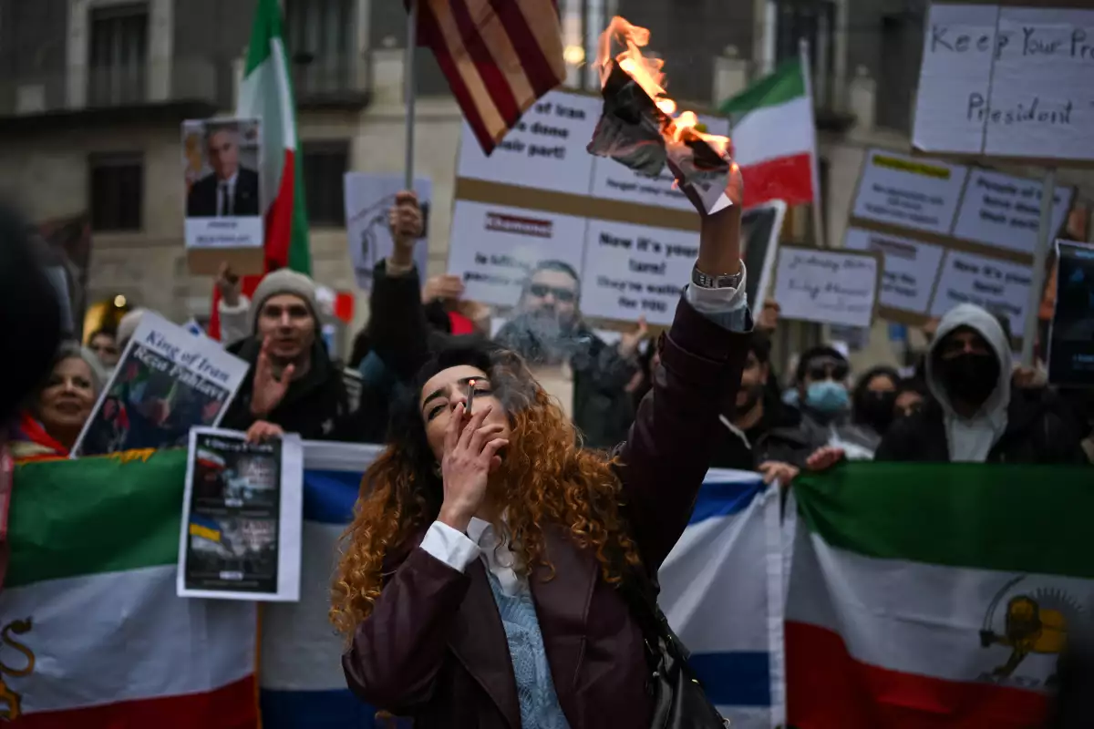 ¿Por qué hay protestas en Irán y cuál es la razón por la que Trump quiere intervenir? 