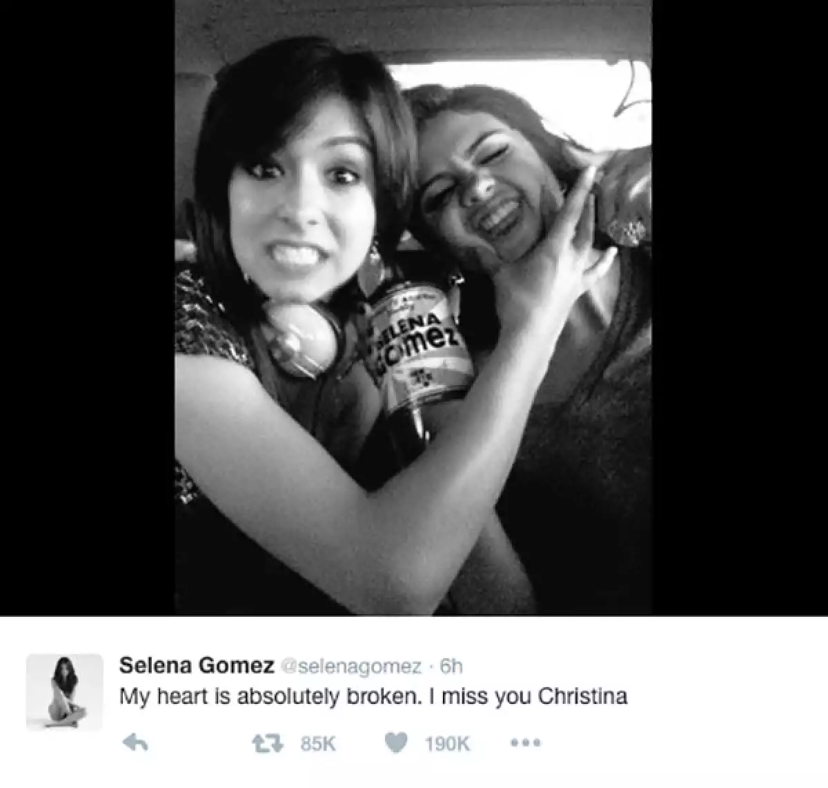 Sel y Christina se conocieron gracias a que el padrastro de la cantante la descubrió en Youtube.