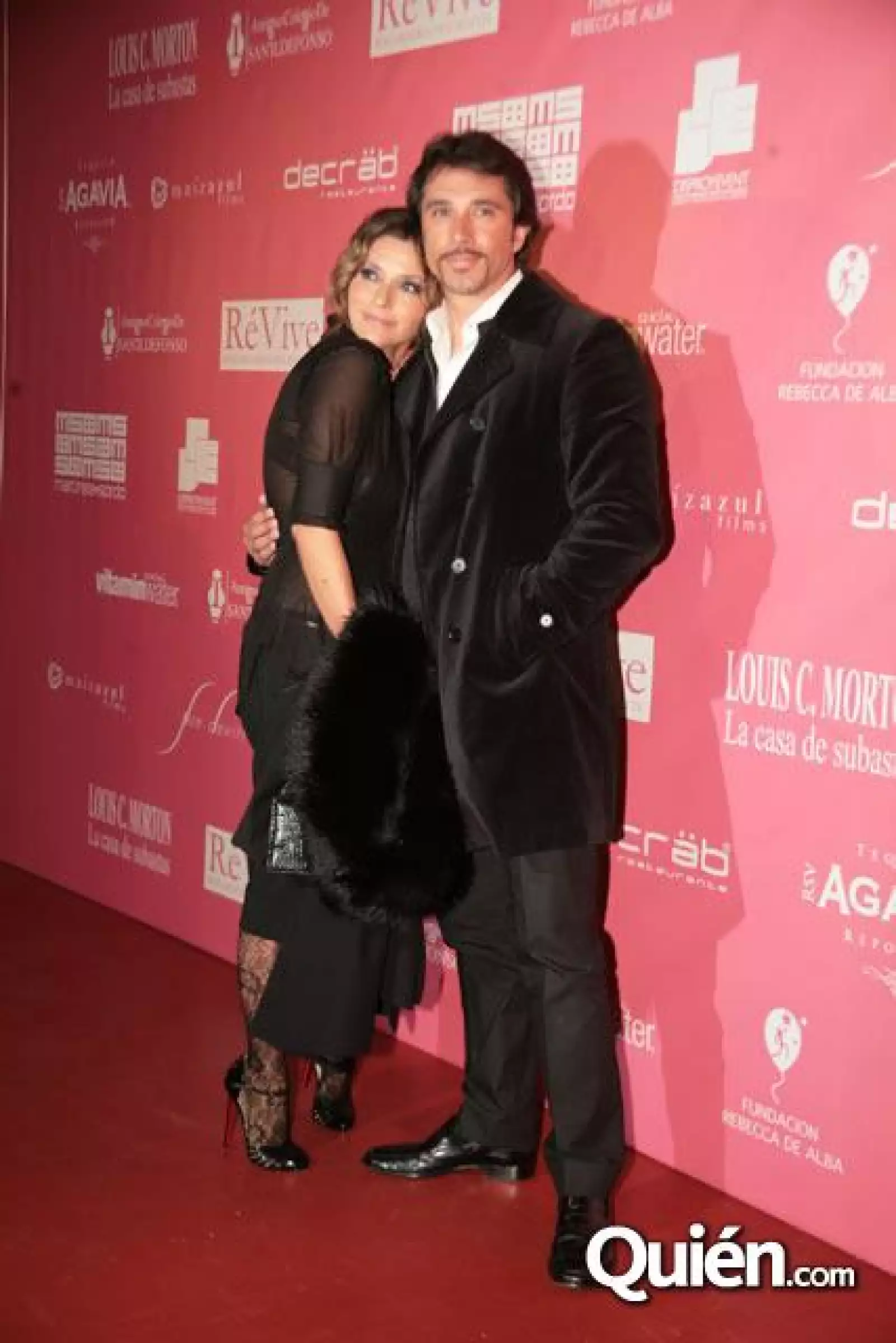 Cajas en subasta revive el arte