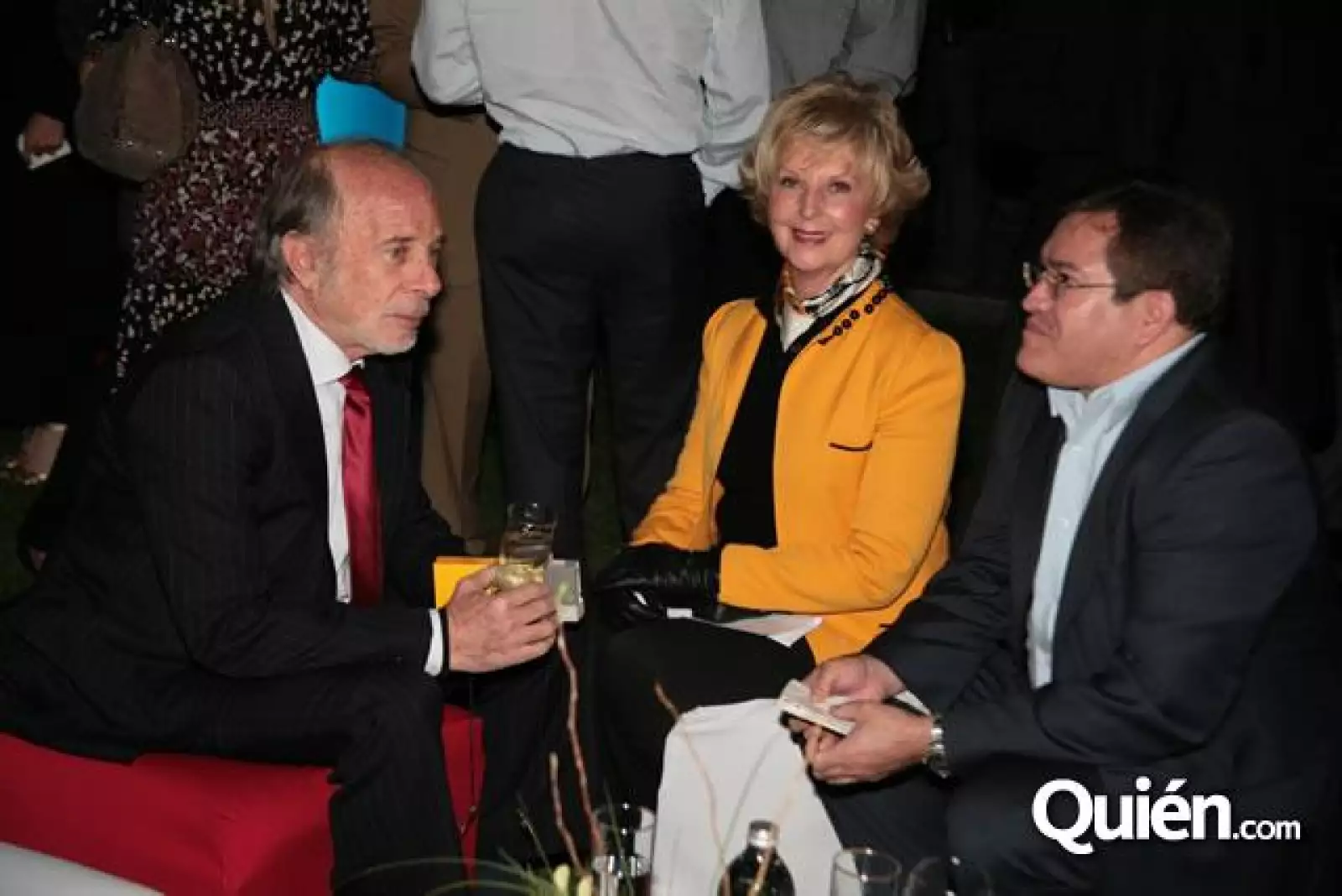 Marco Beteta entrega reconocimientos a los mejores Restaurantes