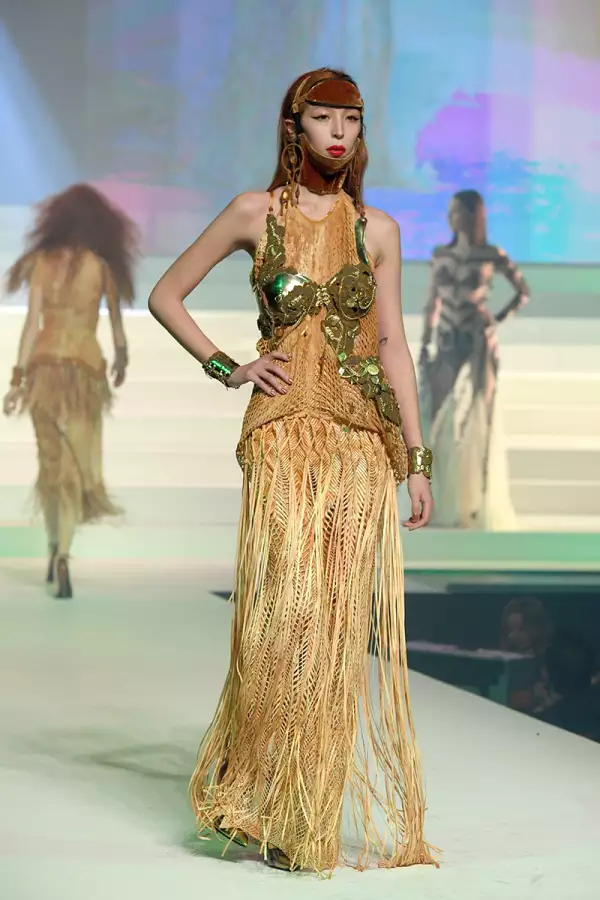 Jean-Paul Gaultier : Runway - Paris Fashion Week - Haute Couture Spring/Summer 2020