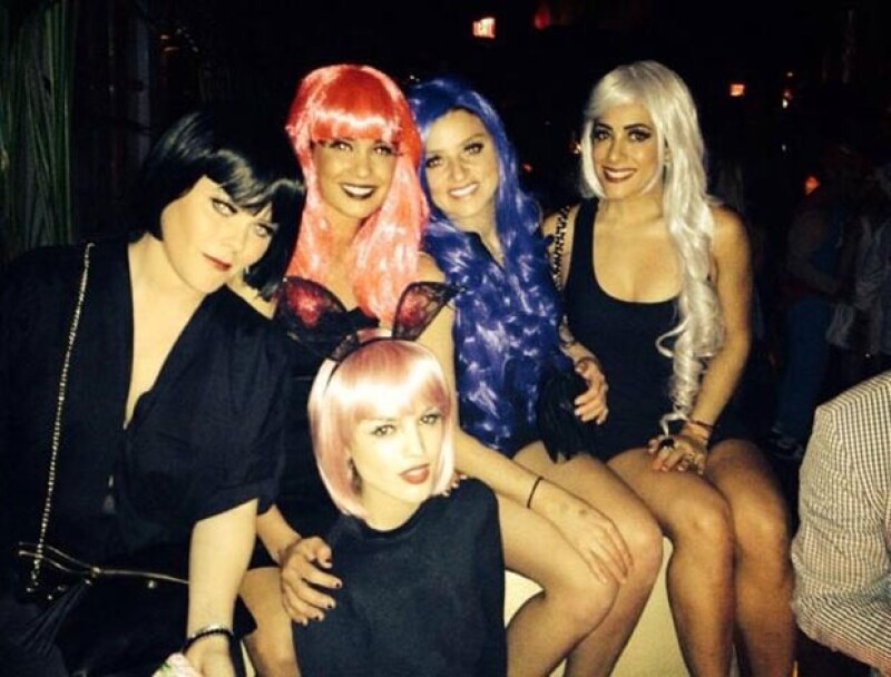 Eiza y sus amigas continuaron con los festejos la noche del sábado.