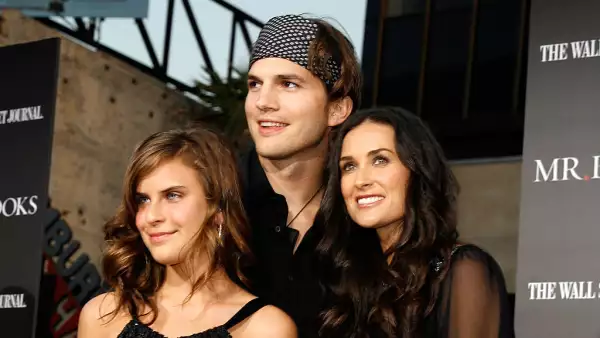 Foto de 2007 con Tallulah Willis, Ashton Kutcker y Demi Moore durante la premier de Mr. Brooks, en Los Angeles.
