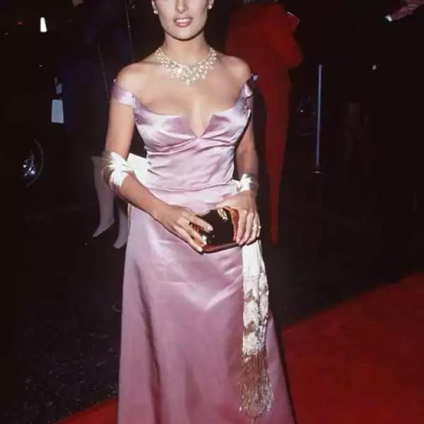 Todas sabemos que debes resaltar tus atributos físicos, sin embargo, hay una delgada línea en mostrar demasiado.