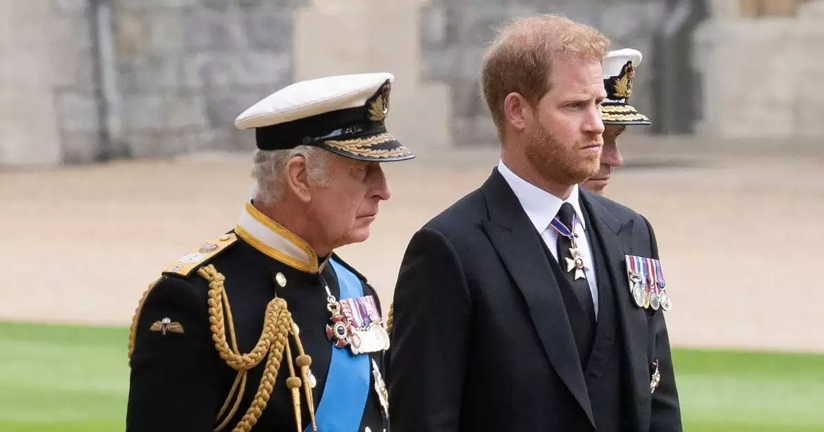 principe-harry-rey-carlos-reencuentro.jpg