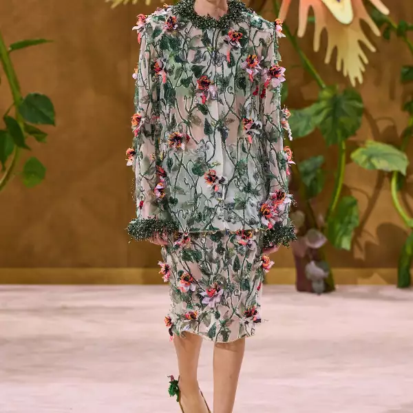 Chanel HC F26 003.jpg