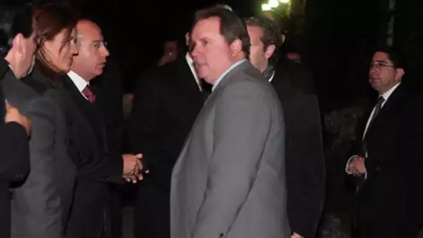 El Presidente de México, acompañado de su esposa Margarita Zavala, acudió ayer por la noche a casa del empresario.