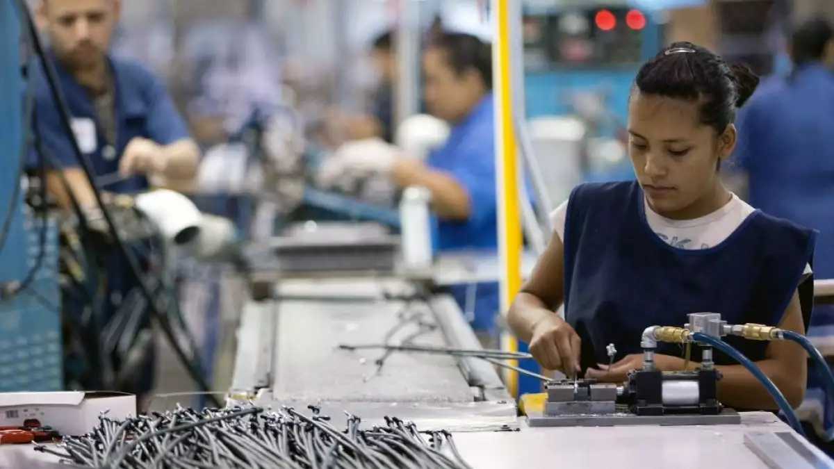 Demoledor pronunciamiento de la Confederación de gremios industriales: en la era Milei cerraron más de mil empresas industriales y se perdieron casi 100 mil empleos