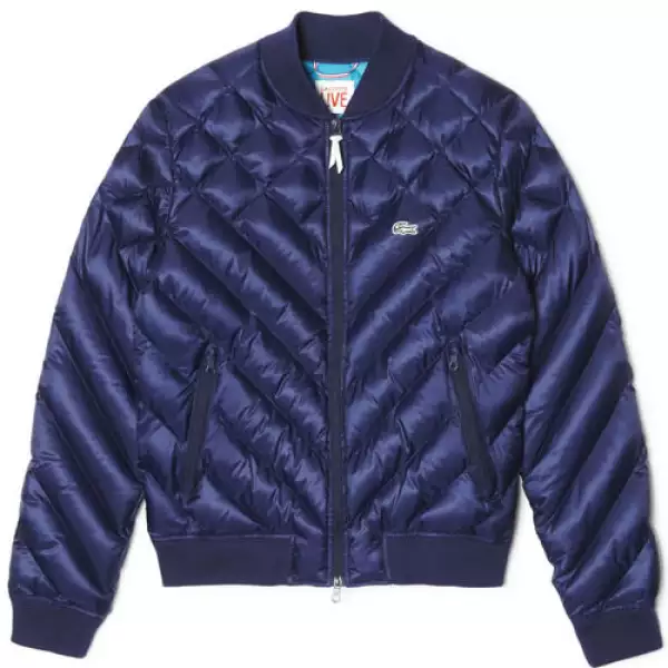 Si estás buscando tener el mejor estilo urbano, es necesario que consideres varias cosas: la calidad de las prendas, la firma y los diseños.