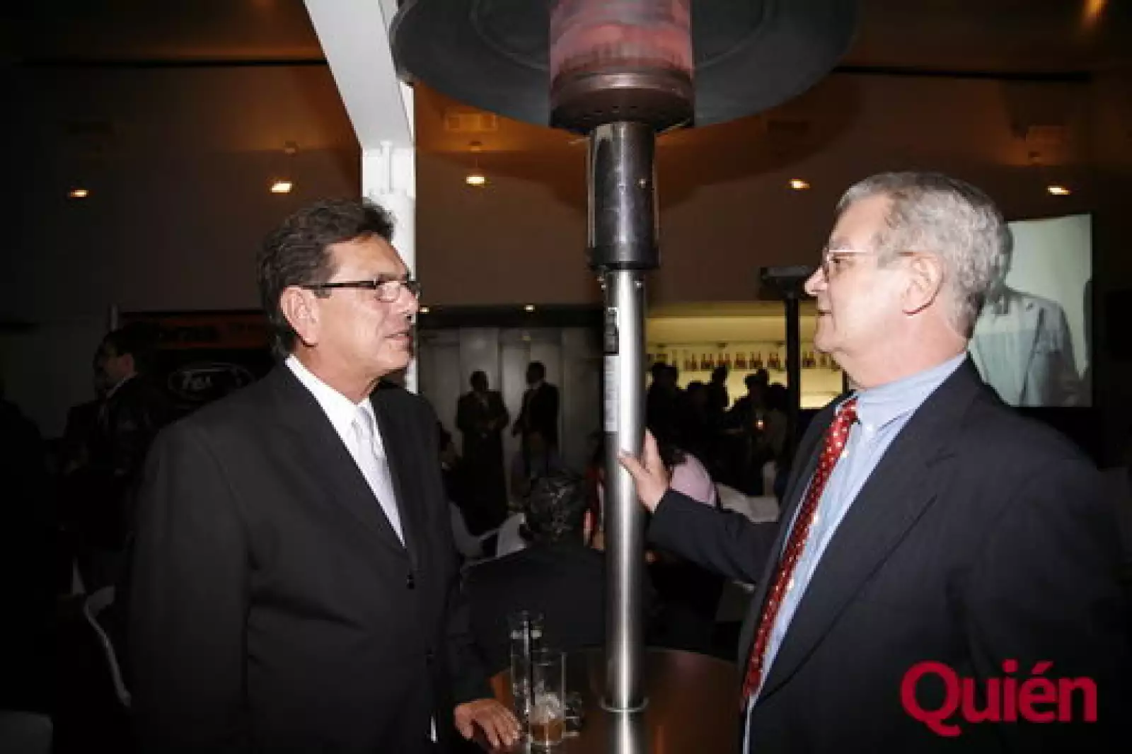 Mario Peniche, Gustavo López