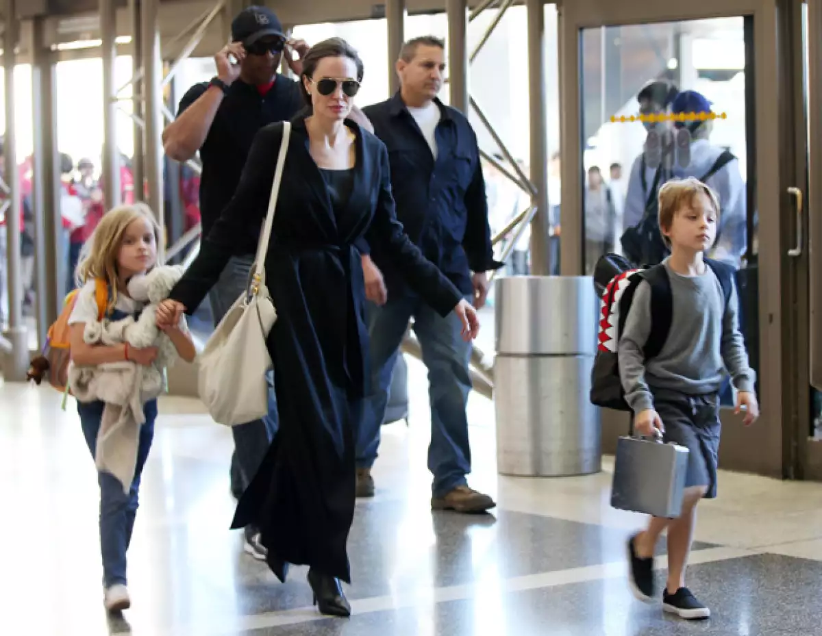 Angelina sabe balancear entre su vida rpofesional y personal a la perfección.