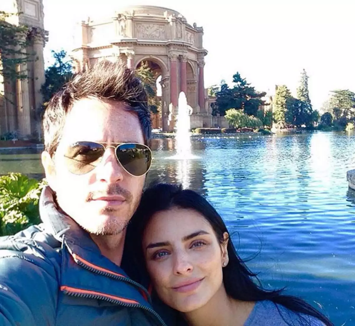 `Amo conocer el mundo contigo`, escribió Mauricio sobre Aislinn.