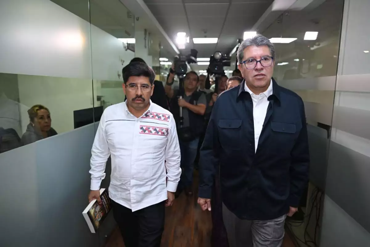 El ministro presidente electo de la SCJN, Hugo Aguilar Ortiz y el líder de Morena en la Cámara de Diputados, Ricardo Monreal.