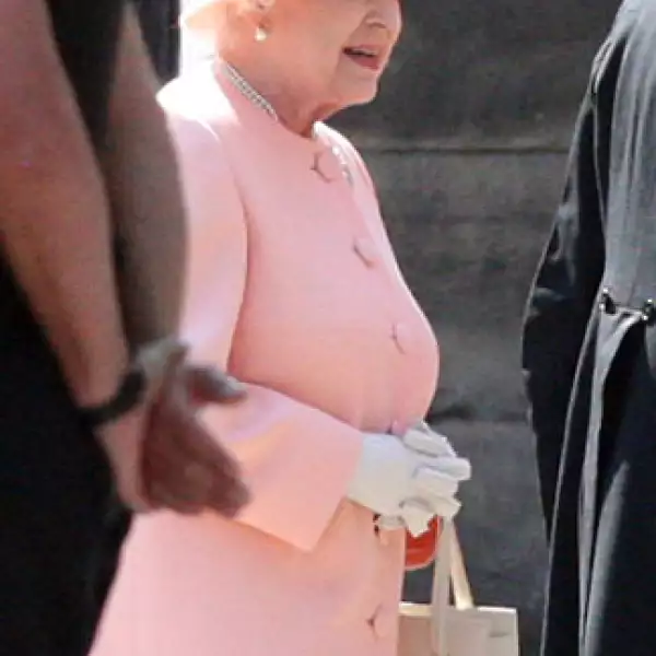 La soberana se notó contenta con el enlace matrimonial de su nieta Zara.