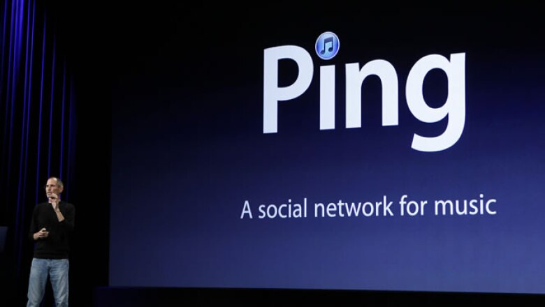 Una nueva versión de iTunes con una red social llamada Ping que rastrea la música que bajan tus amigos y las estrellas.