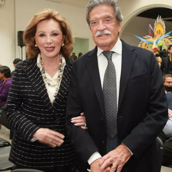 HOMENAJE A MARIE THÉRÈSE HERNAND DE ARANGO