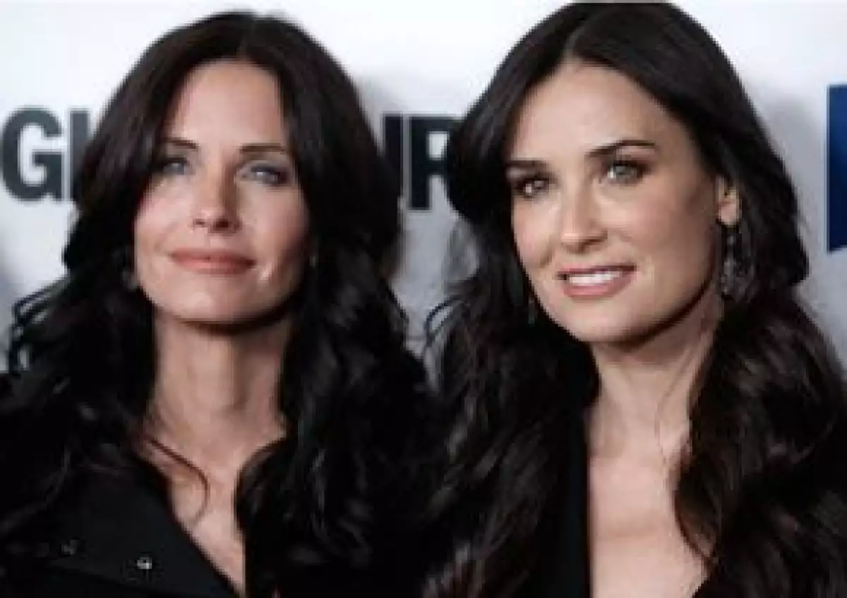 Las actrices presentaron cortometrajes basados en historias de las lectoras de una revista.