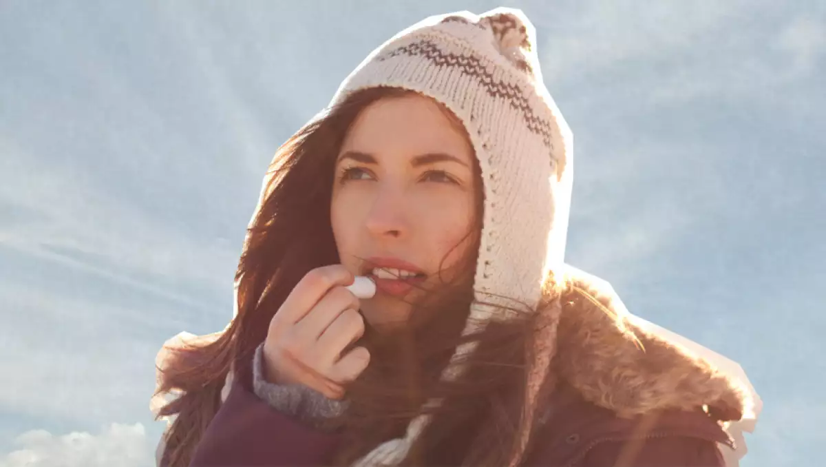 Sigue estos pasos para deshacerte de los labios secos.