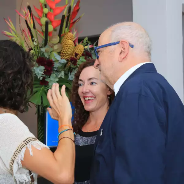 Jeanette Millán, Karen Huber y Enrique Norten
