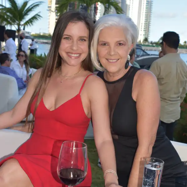 Gaby Rossy y Marilda Erlacher.JPG