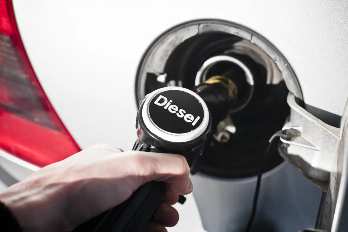 Estímulos al diésel apenas logran contenerse escala de precio

