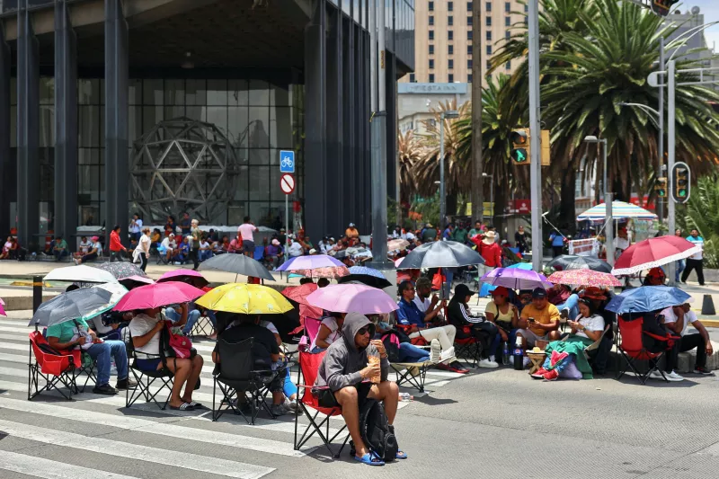 CNTE acuerda terminar paro de labores