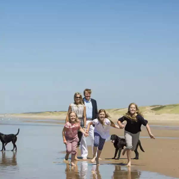 La familia real de Holanda fue fotografiada en las costas de Wassenaar.