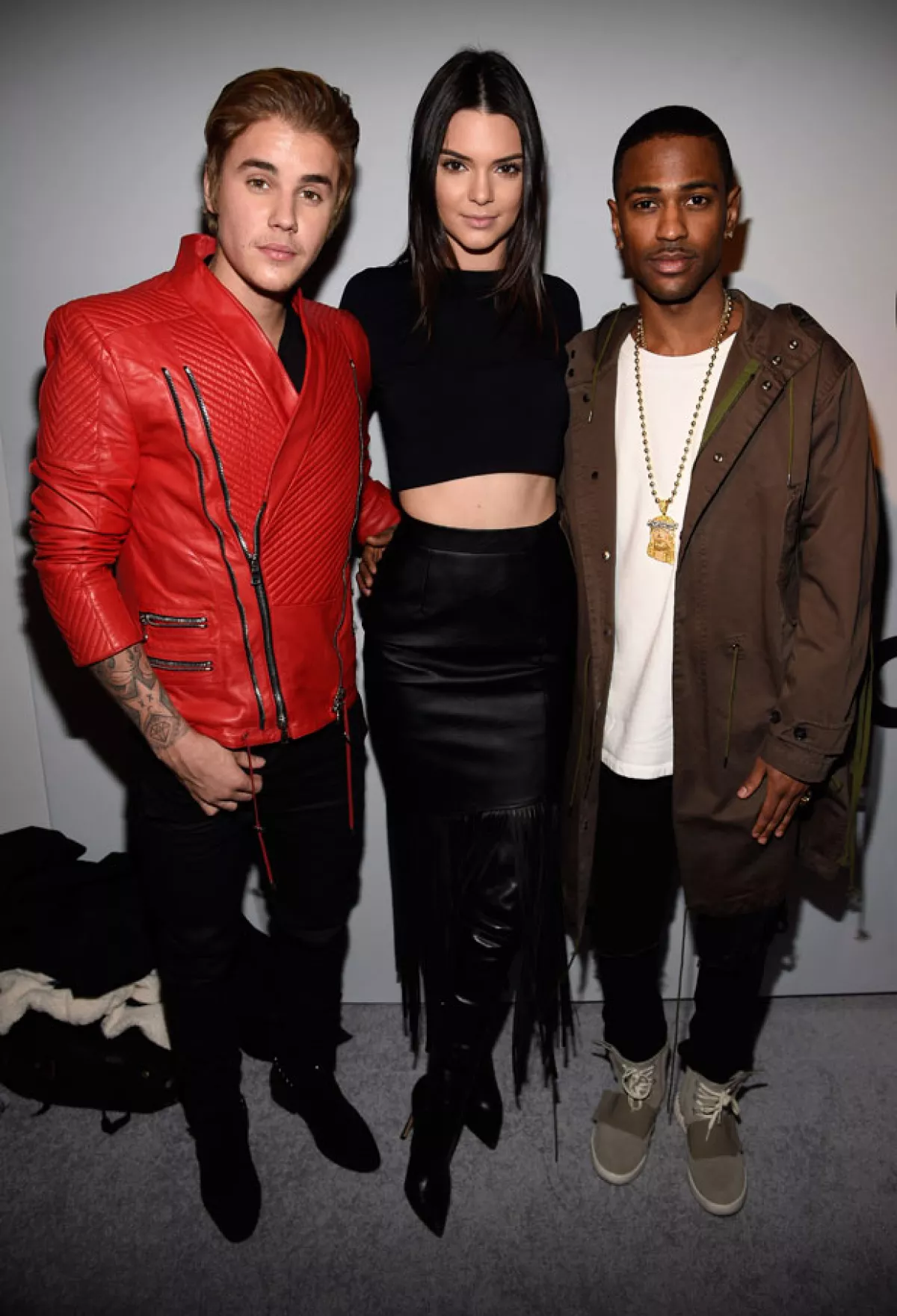 Fama, fortuna y una excelente relación con Kendall Jenner no le garantizaron a Justin sentarse en primera fila.