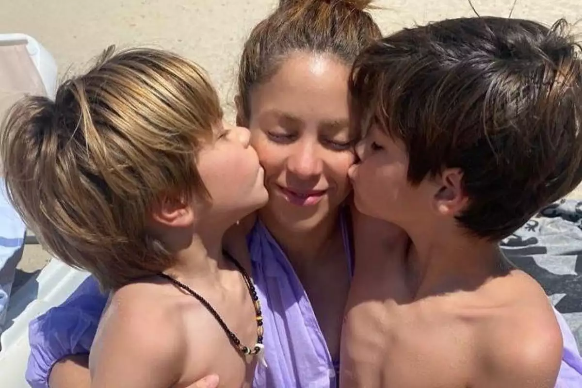 Shakira y sus hijos Sasha y Milán Piqué